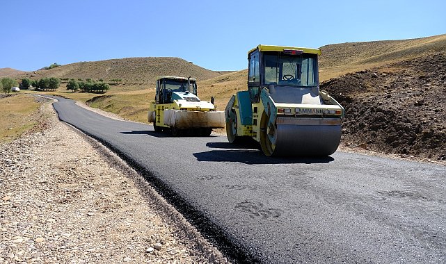 Taşlıçay'da asfalt serim çalışmaları tamamlandı