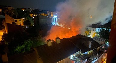 Tavşanlı'da kuaför dükkanında yangın