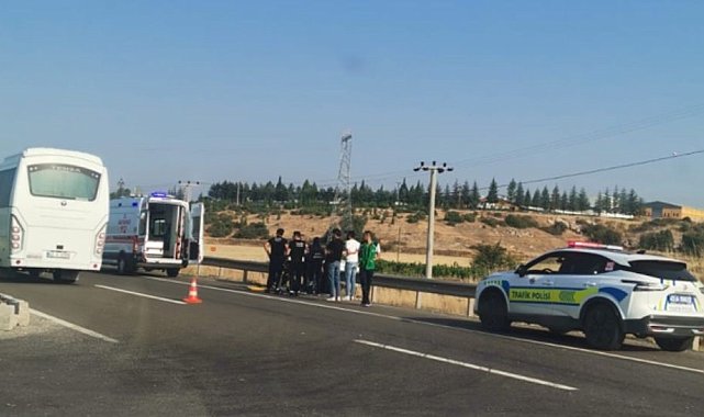 Tavşanlı'da takla atan otomobildeki 2 kişi yaralandı