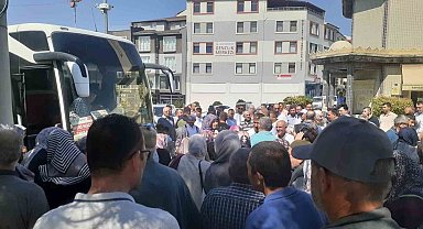 Tavşanlı'da umreciler dualarla uğurlandı