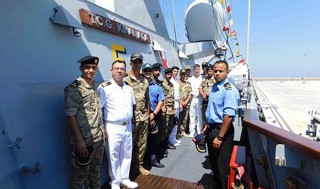 TCG Kınalıada'dan Bingazi'ye liman ziyareti