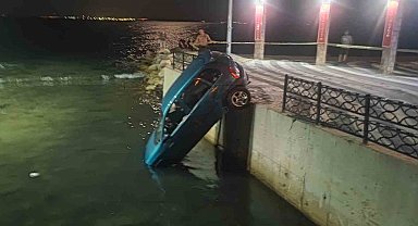 Tekirdağ'da otomobil su kanalında asılı kaldı: 1 yaralı