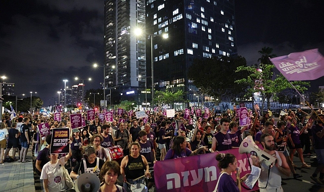 Tel Aviv'de Gazze saldırılarına 500 bin kişilik protesto: 38 gözaltı