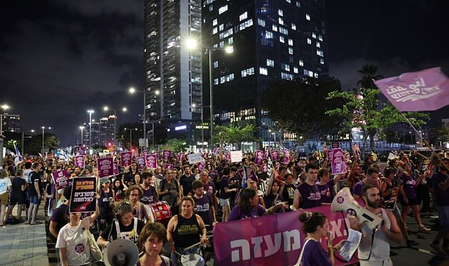 Tel Aviv'de Gazze saldırılarına 500 bin kişilik protesto: 38 gözaltı