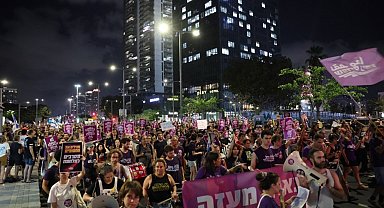 Tel Aviv'de Gazze saldırılarına 500 bin kişilik protesto: 38 gözaltı
