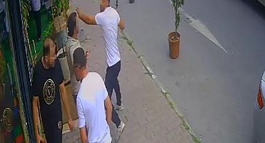 Telefonu tamire verdi, demir sopayla dövmeye geldi