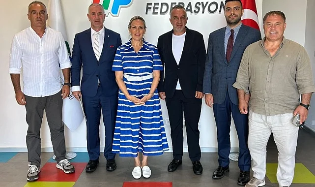 Tenis Kulüpleri Birliği yönetimi TTF Başkanı ile görüştü