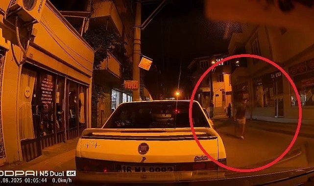 Ters yöne girdi, park halindeki araçlara çarptı... Olay yerinden böyle kaçtı