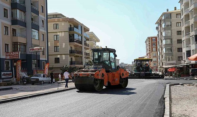Terzioğlu Caddesi'nde asfalt serimi başladı