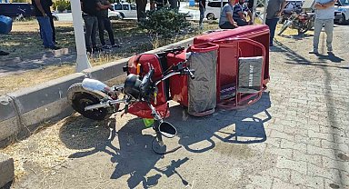 Tırın çarptığı elektrikli motosikletin sürücüsü hayatını kaybetti