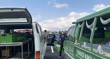 Tokat'ta iki otomobil kafa kafaya çarpıştı: 4 ölü, 1'i ağır 2 yaralı