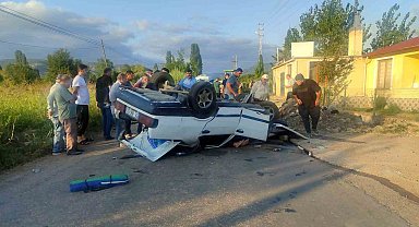 Tokat'ta otomobil ile traktör çarpıştı: 1 yaralı
