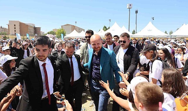 TÜGVA Yüksek İstişare Kurulu Üyesi Bilal Erdoğan, TÜGVA Yaz okulunu kapanış törenine katıldı