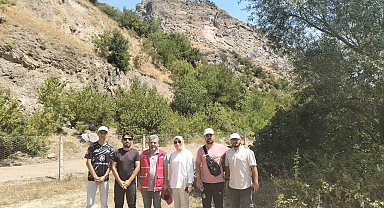 TÜGVA'lı gençlerden çevre temizliği