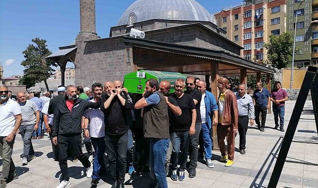 Türk Halk Müziği'nin usta sesi Bahattin Karakoç'a son veda