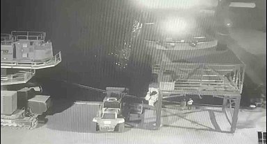 Tutuklanan kaptanın limanda gemisini incelerken görüntüleri ortaya çıktı