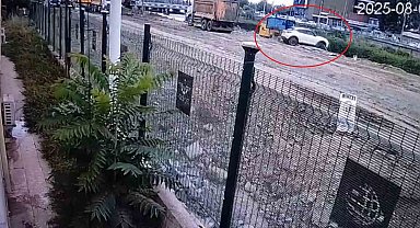 Üç kişi ölümden dönmüştü: SUV aracın ırmağa düştüğü anlar güvenlik kamerasında