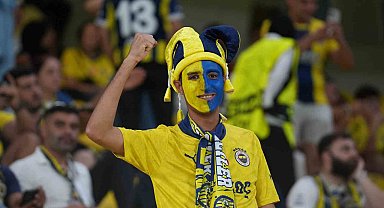 UEFA Şampiyonlar Ligi: Fenerbahçe: 0 - Benfica: 0