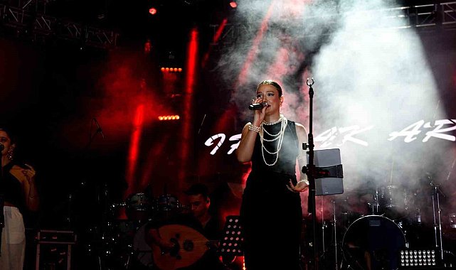 Uluslararası Kültür ve Sarımsak Festivali finali Irmak Arıcı ve Buray konseriyle yaptı