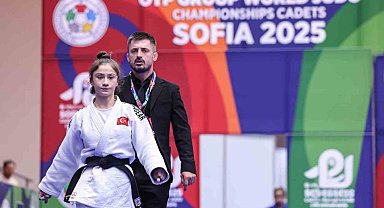 Ümraniyeli sporcu Sema Nur Yüksel Dünya Ümitler Judo Şampiyonası'nda gümüş madalyanın sahibi oldu