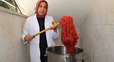 Unutulmaya yüz tutmuş boyamacılık geleneksel yöntemlerle yapılıyor, doğanın renkleri yeniden hayat buluyor