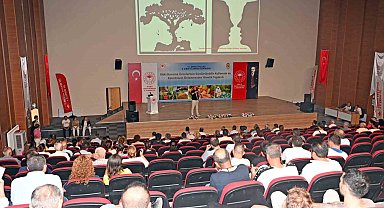 Üreticiler ve zirai ilaç bayilerine kalıntıyı önleme yöntemleri anlatıldı