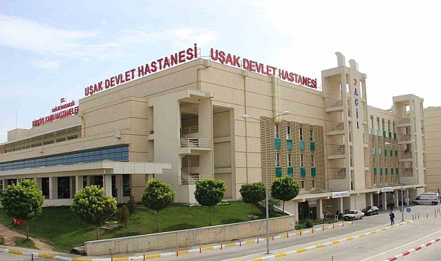 Uşak Eğitim ve Araştırma Hastanesi kadrosuna yeni uzman doktorlar katıldı