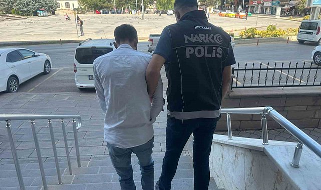 Uyuşturucu suçundan aranan 2 firari hükümlü yakalandı
