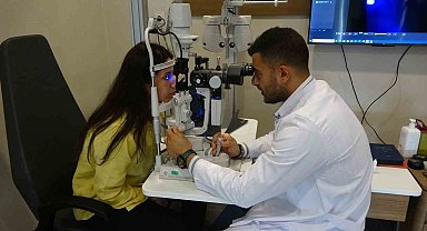 Uzman doktor uyardı: Dijital göz yorgunluğu salgına dönüşüyor