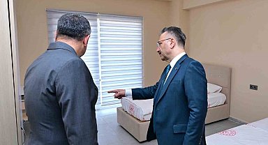 Vali Aksoy, Fethi Yılmaz Sezer Yaşlı Bakım ve Rehabilitasyon Merkezi'ni ziyaret etti