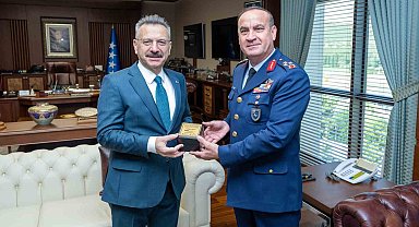 Vali Aksoy, Hava Korgeneral Rafet Dalkıran'a iade-i ziyarette bulundu