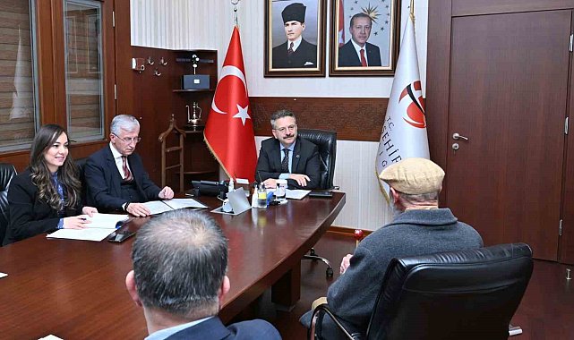 Vali Aksoy, onlarca Halk Günü'nde yüzlerce vatandaşı dinledi
