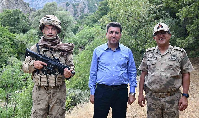 Vali Aygöl, Aliboğazı'nda askerlerle bir araya geldi