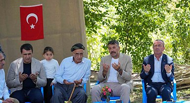 Vali Çelik, Şemdinli'de şehit ailelerini ziyaret etti
