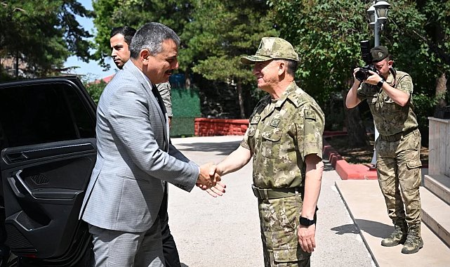 Vali Çiftçi'den Altuğ Paşa'ya tebrik