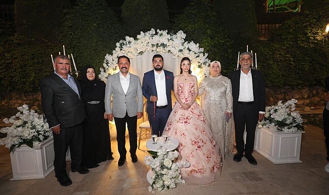 Vali Masatlı, genç çiftin nişan mutluluğuna ortak oldu