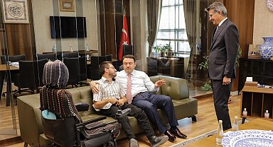 Vali Musa Işın, engelli vatandaşı makamında kabul etti