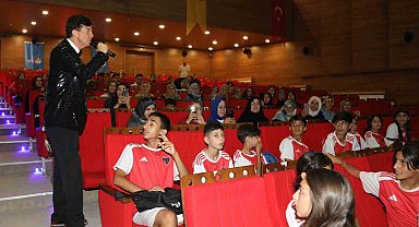 Van Büyükşehir Belediyesi 'Meddah'lık geleneğini sürdürüyor