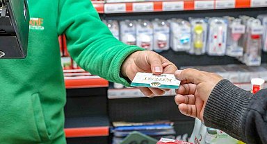 Van Büyükşehir Belediyesi bin 812 aileye sosyal kart dağıttı