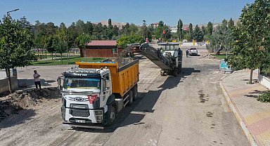 Van Büyükşehir Belediyesi Suvaroğlu Caddesi'nde çalışmalara başladı