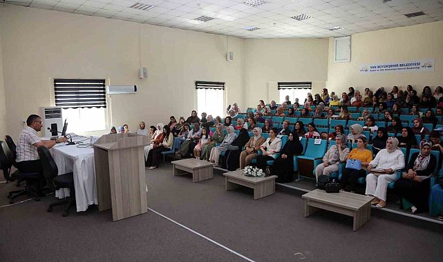 Van Büyükşehir Belediyesinden ADEM personellerine yönelik 'iş ahlakı' semineri