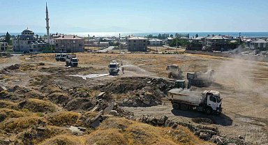 Van' Büyükşehir Belediyesi bir ay içinde 35 noktada 9 bin 31 metreküp hafriyat temizlendi