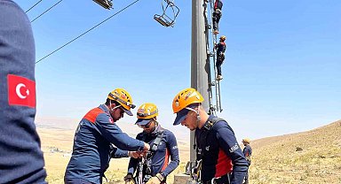 Van'da AFAD ekiplerine teleferik ve telesiyejden kurtarma eğitimi