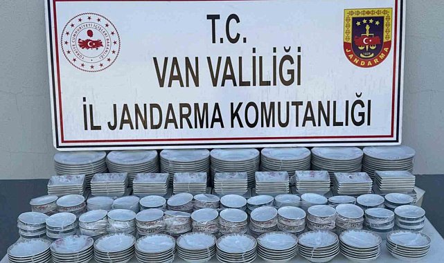 Van'da çok sayıda gümrük kaçağı malzeme ele geçirildi