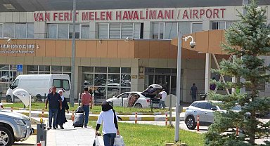 Van'da havalimanının kapatılması turizmcileri tedirgin ediyor