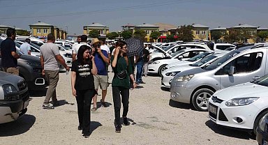 Van'da ikinci el açık oto pazarında durgunluk sürüyor