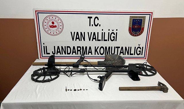 Van'da tarihi eser kaçakçılığı operasyonu: 4 gözaltı