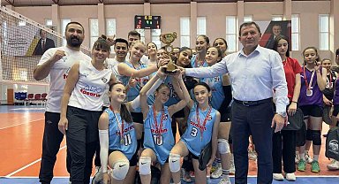 Voleybolda kupalar sahibini buldu