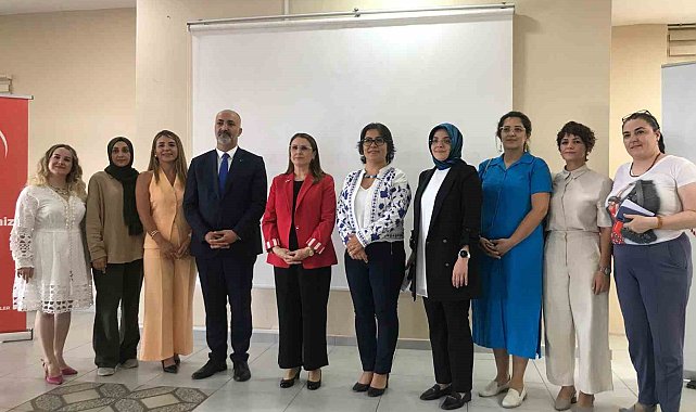 Yaşlılık Çalıştayı'na katılan huzurevi sakinleri Vali Arslan'a taleplerini iletti