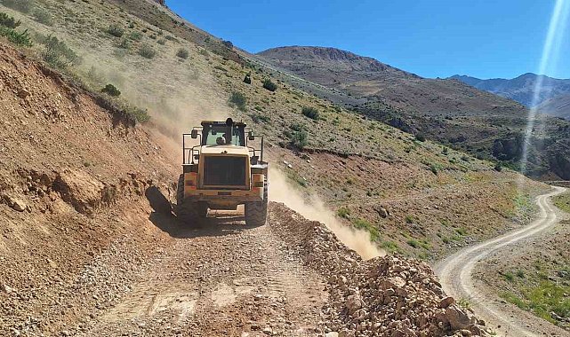 Yaylada üretilen tonlarca Tulum Peyniri at sırtında değil yeni yapılan yolla şehre ulaştırılacak